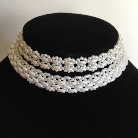 Vintage Jewelry - True Vintage choker set box clasp hand beaded
